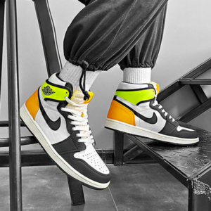 Giày Nike Air Jordan 1 Retro High OG GS 'Volt Gold' 575441-118 - Ảnh 3