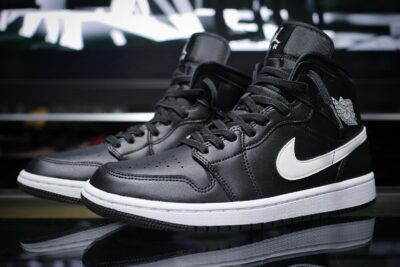 Giày Nike Air Jordan 1 Mid Wmns 'Black White' BQ6472-011 - Ảnh 6