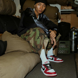 Giày Nike Air Jordan 1 Retro Low OG 'Chicago' HQ6998-600 - Ảnh 2