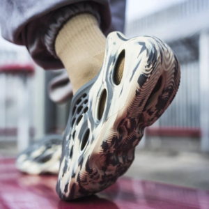 Dép Adidas Yeezy Foam RNNR MXT 'Moon Grey' GV7904 - Ảnh 5