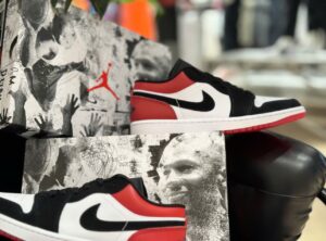 Giay Nike Air Jordan 1 Low SE 'Black Toe 2025' IB8971-106